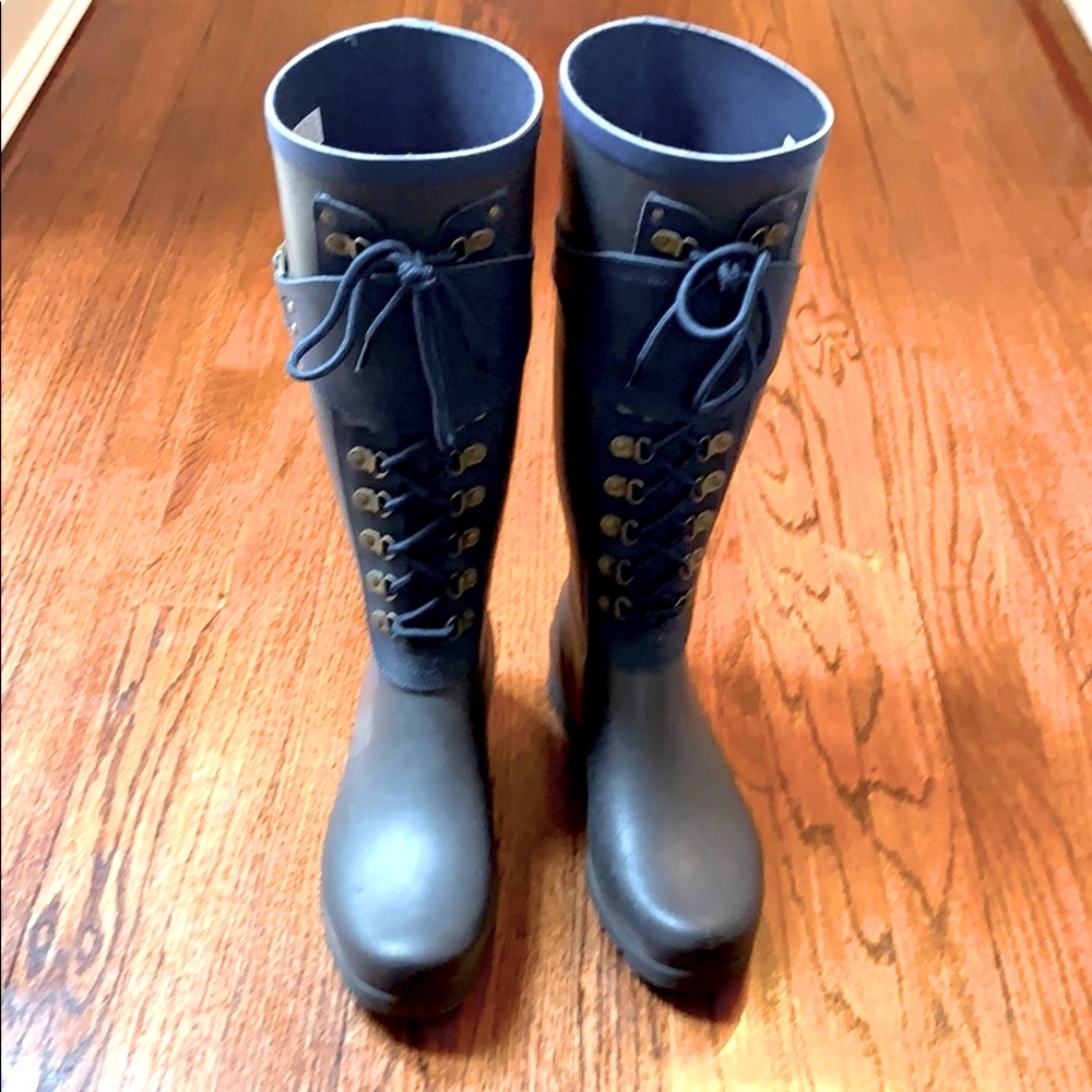 Ugg’s madelyn rain boots.